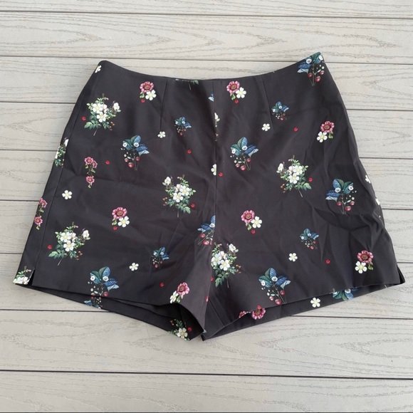 Ted Baker Black Floral Naomii Oracle High Waist Shorts 6 - Picture 1 of 10